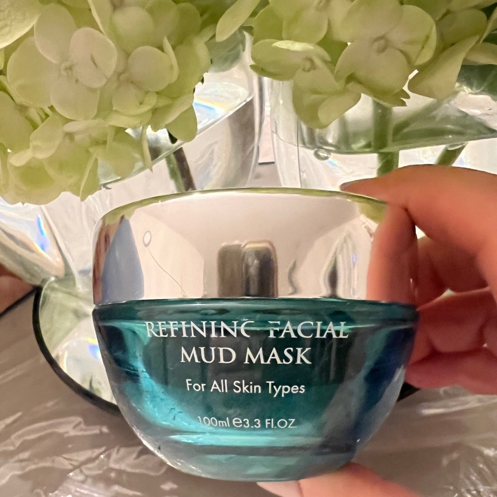 Aqua Mineral Refining Facial Mud Mask
